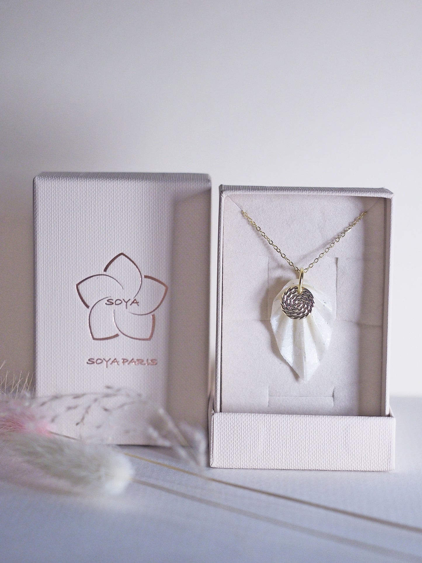 Collier Leaf Maxi