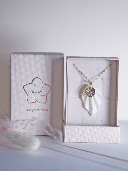 Collier Leaf Maxi